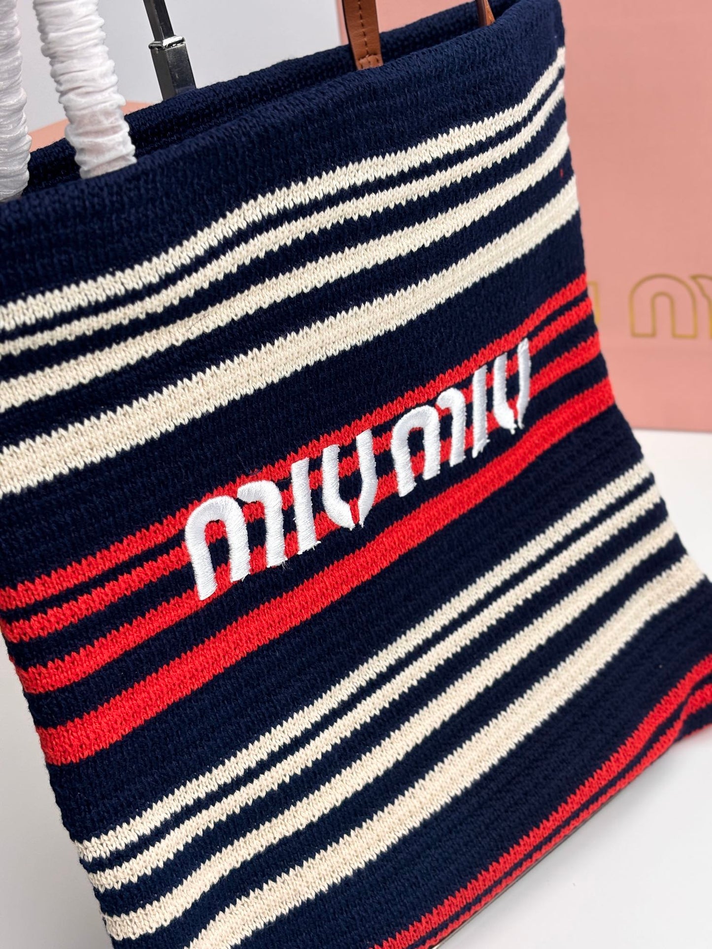 1XA77BDE Stylish Woven Bag