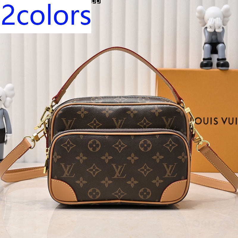 2WE7BDE Stylish leather bag