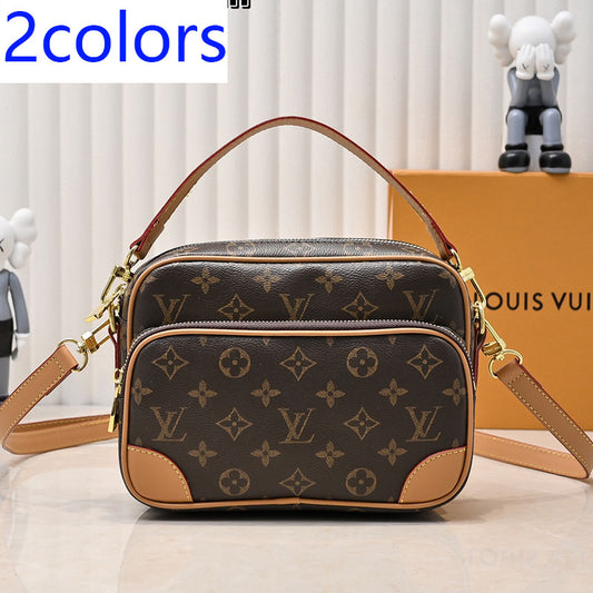 2WE7BDE Stylish leather bag