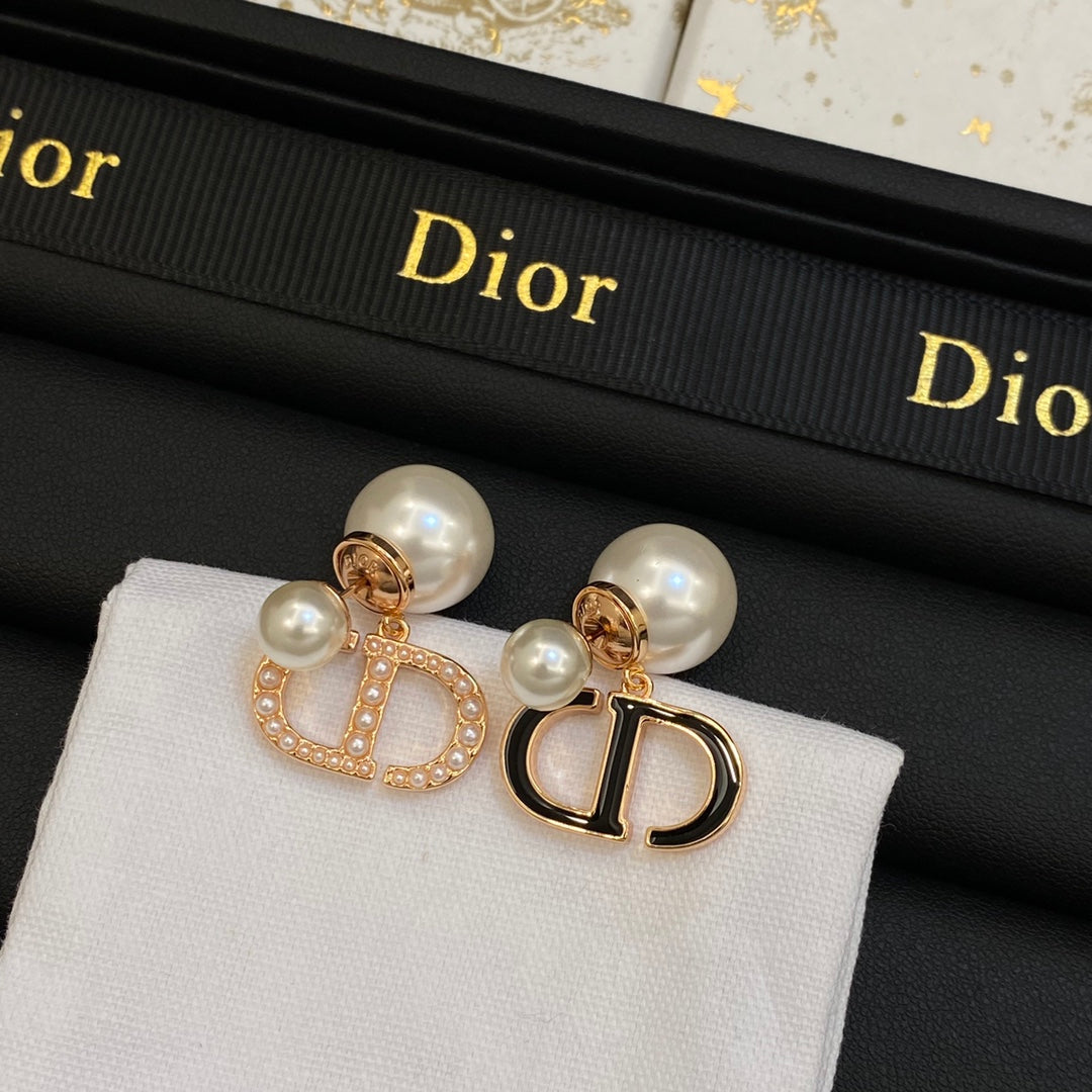 1YD458EDE Stylish Earrings