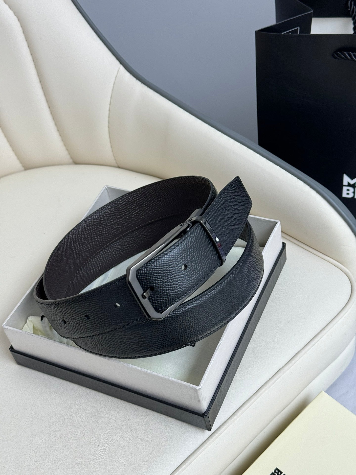 155RA236PDE Stylish  High quality belt With full package