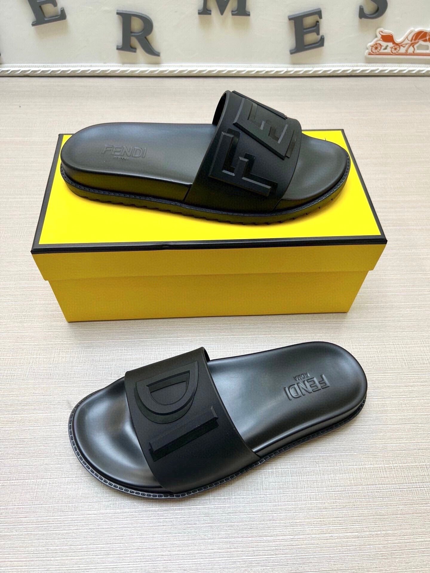 535ZF281ZDE Stylish Slippers