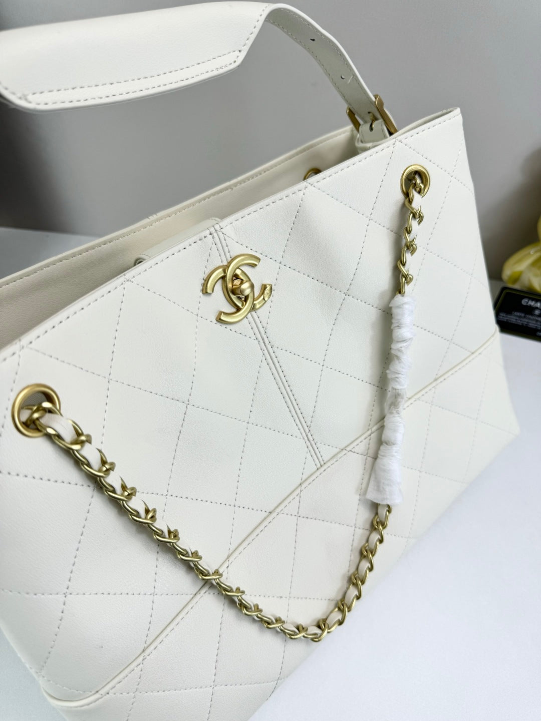 15RC64BDE Stylish leather bag