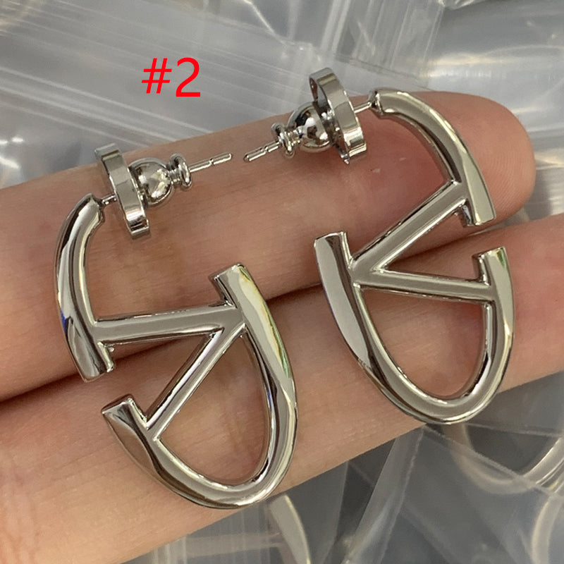 84VL37EDE Stylish Earrings