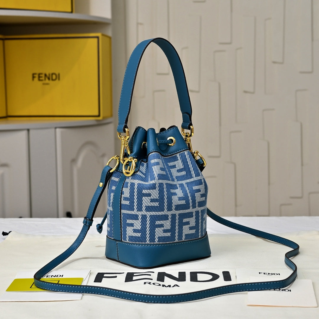 15RF11BDE Stylish bag
