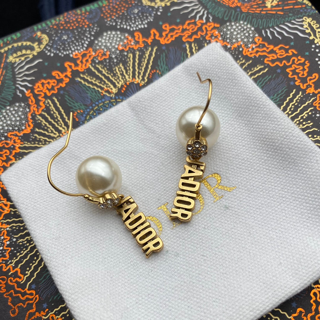 1YD186EDE Stylish Earrings