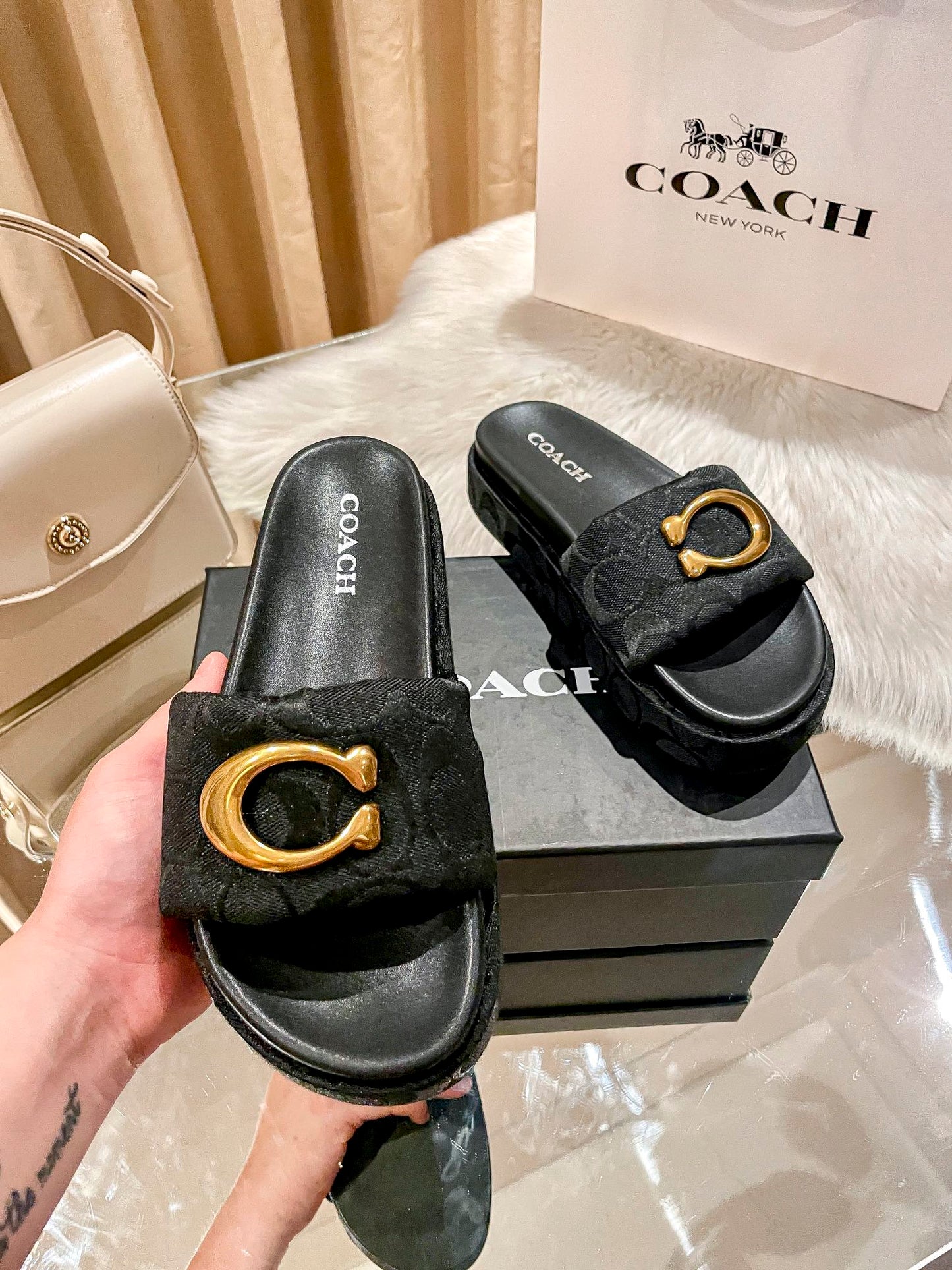 14A173ZDE Stylish Slippers