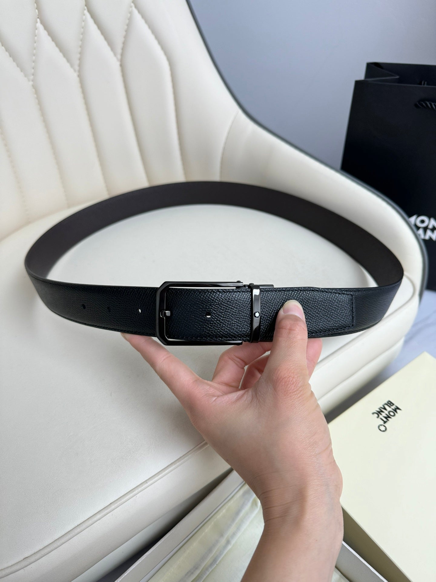 155RA236PDE Stylish  High quality belt With full package