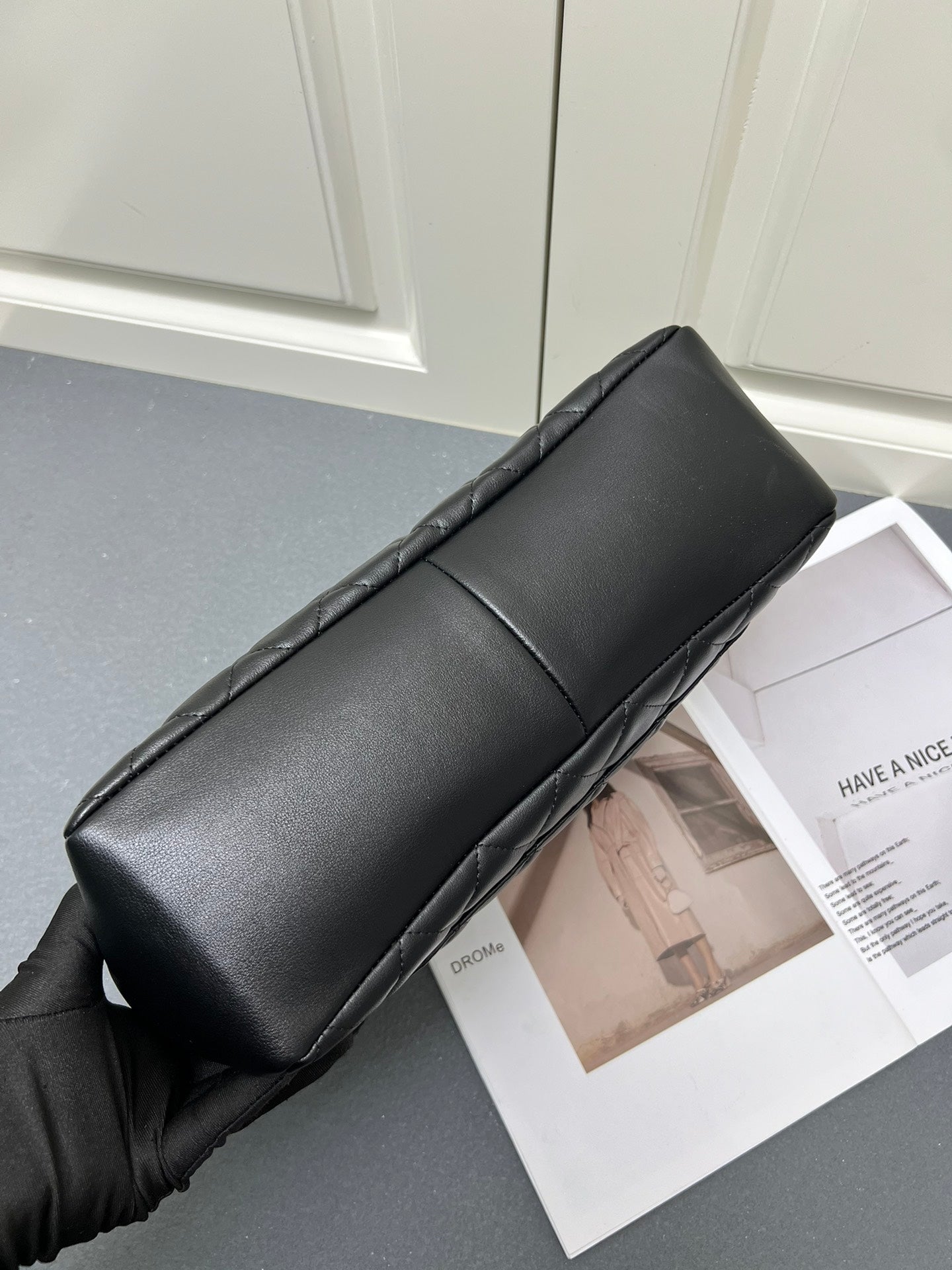 2WC12BDE Stylish leather bag