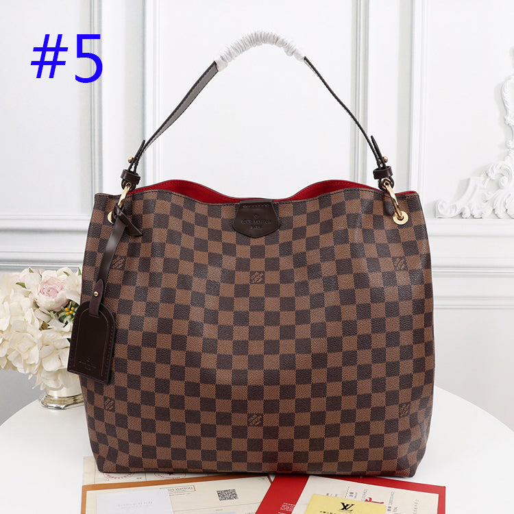 1E84BDE Stylish leather bag 