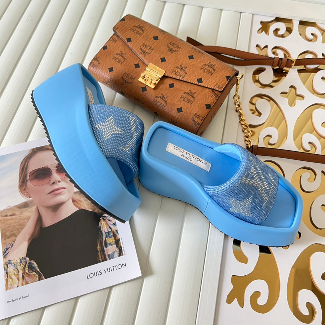 14E90ZDE Stylish Slippers