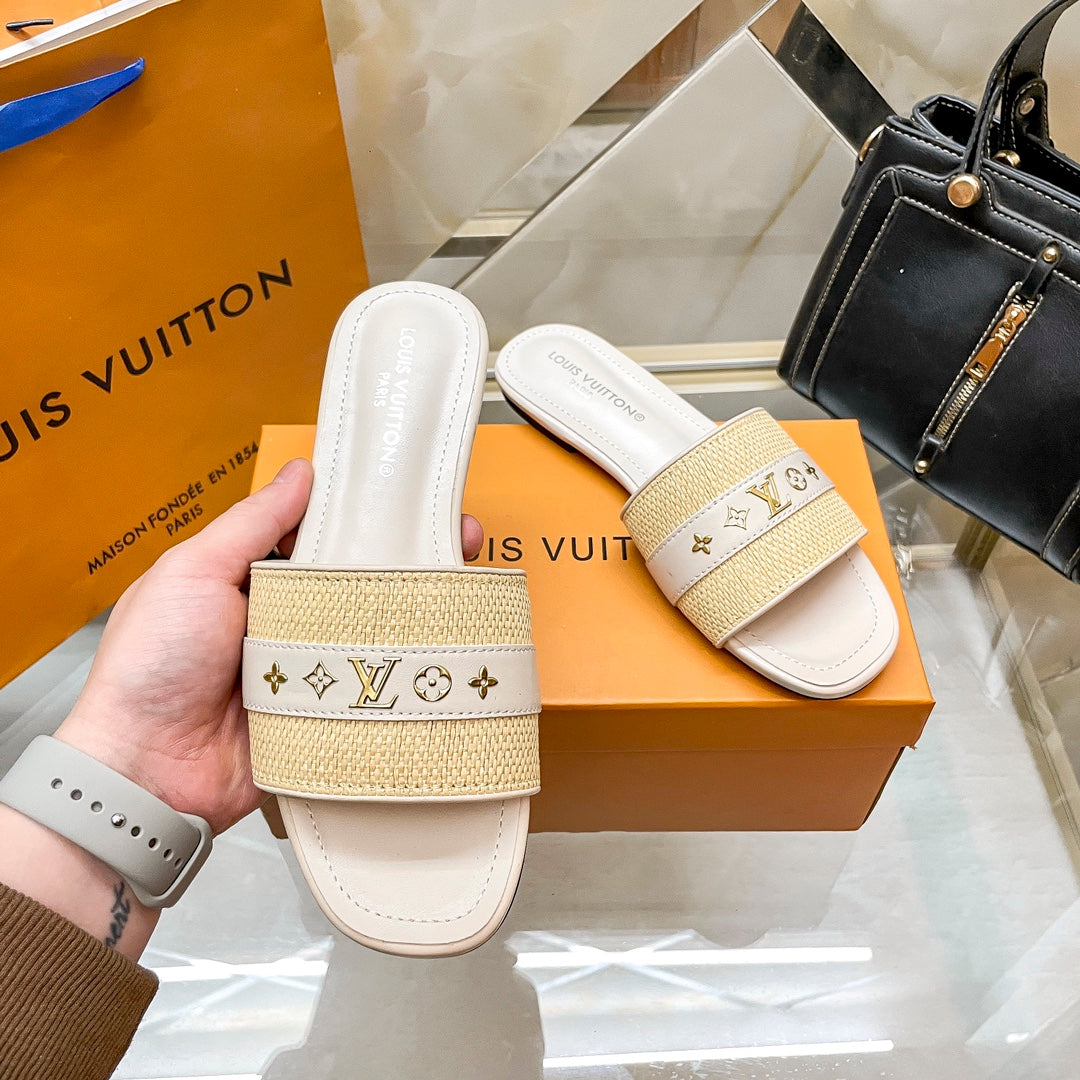 14E96ZDE Stylish Slippers