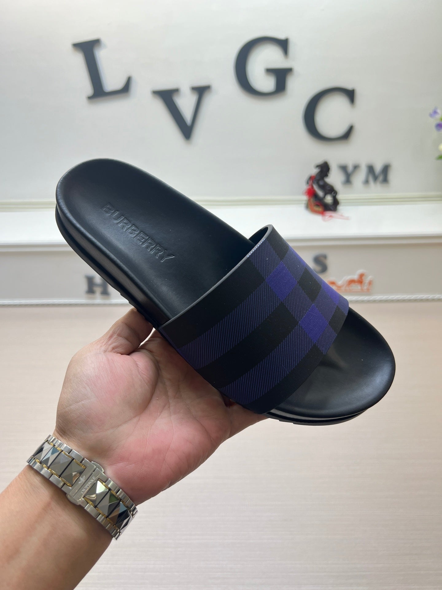 54R119ZDE Stylish slippers