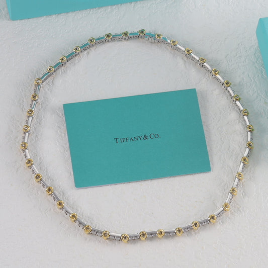 175RT8XDE Stylish Necklaces .