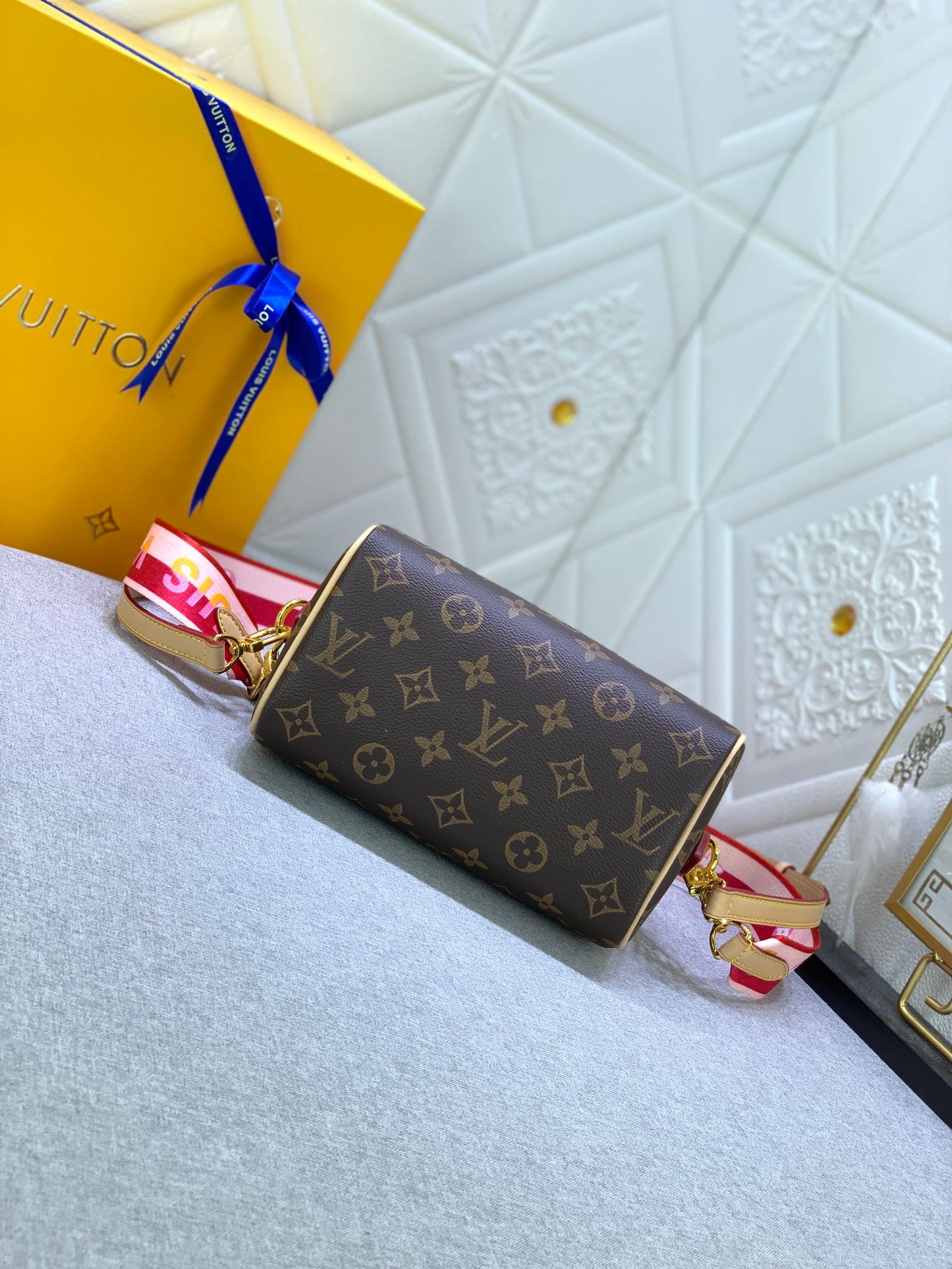 2XE44BDE Stylish leather bag 