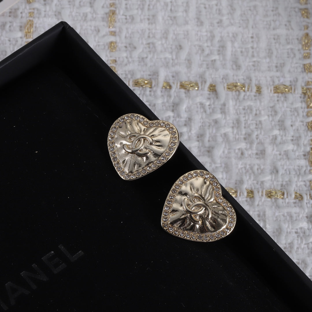 14C13EDE Stylish Earrings