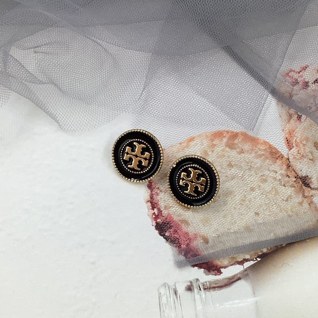 14A467EDE Stylish Earrings