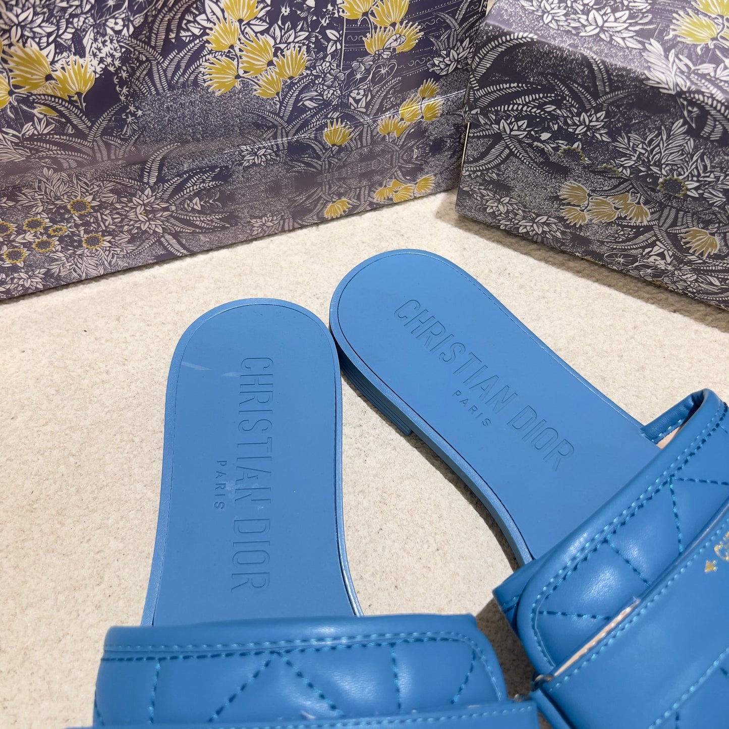 14D79ZDE Stylish Slippers