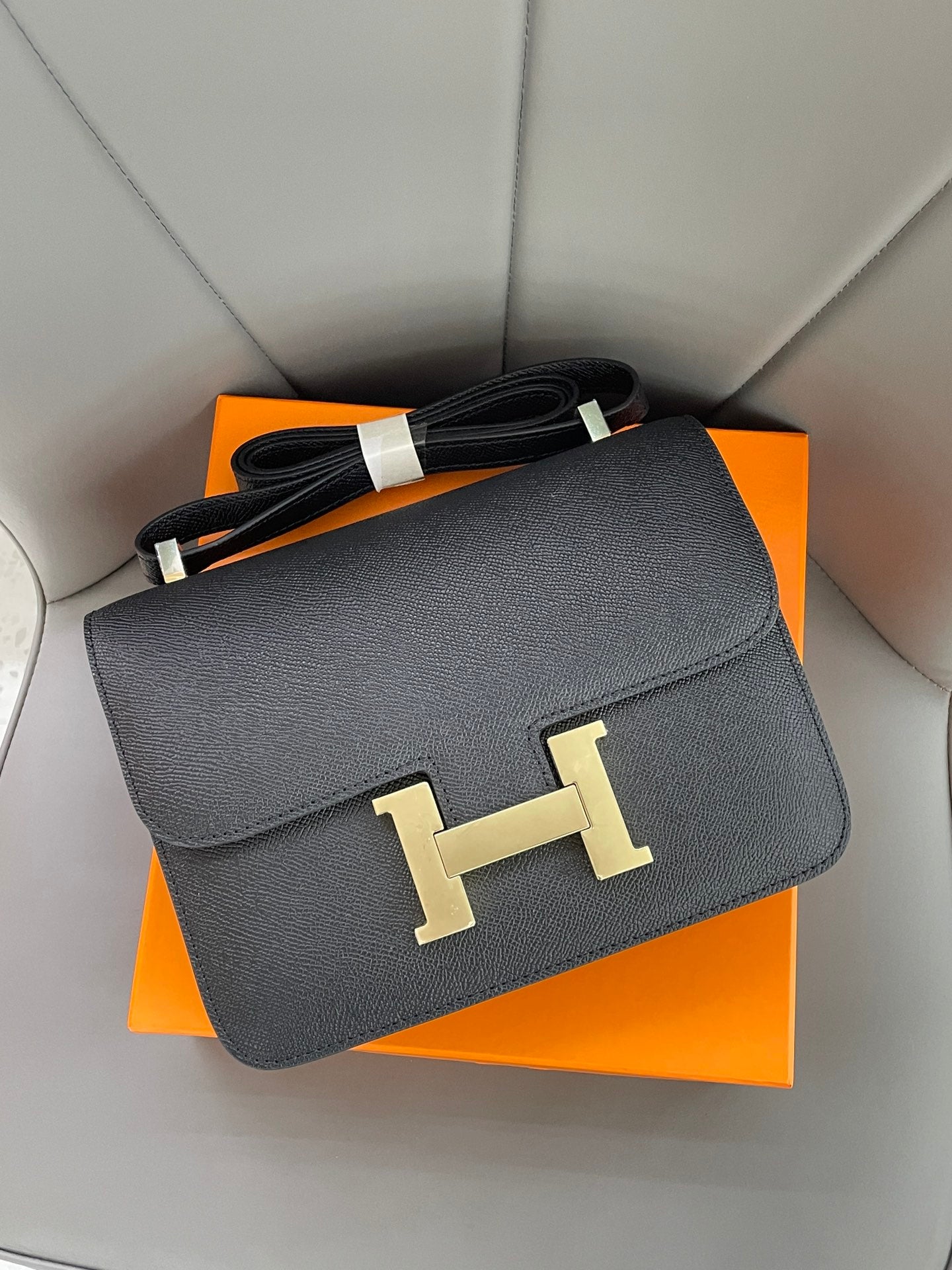 155NH64BDE Stylish leather bag