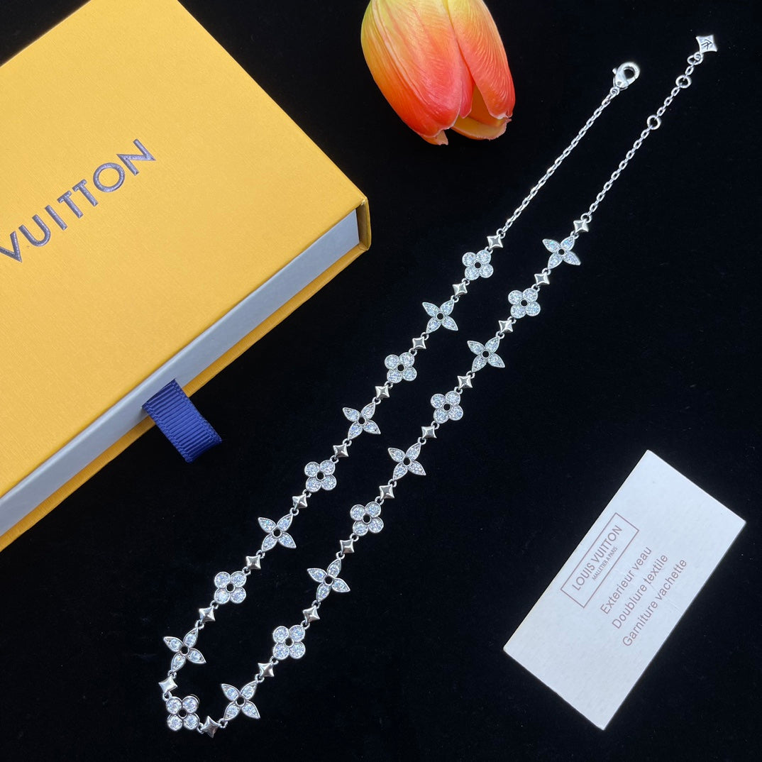 14E969XDE Stylish Necklaces