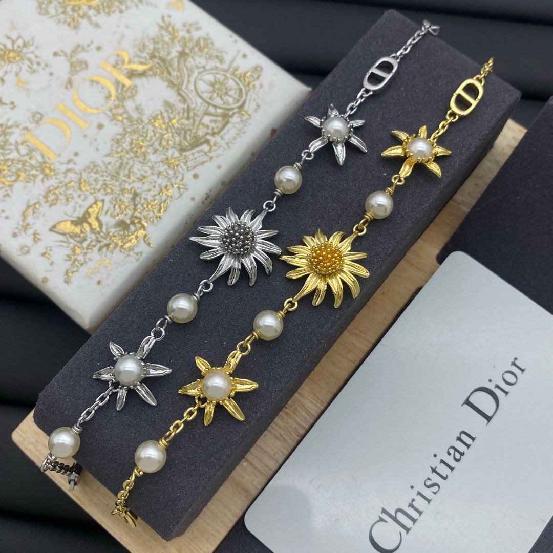 165ND10XDE Stylish Bracelets