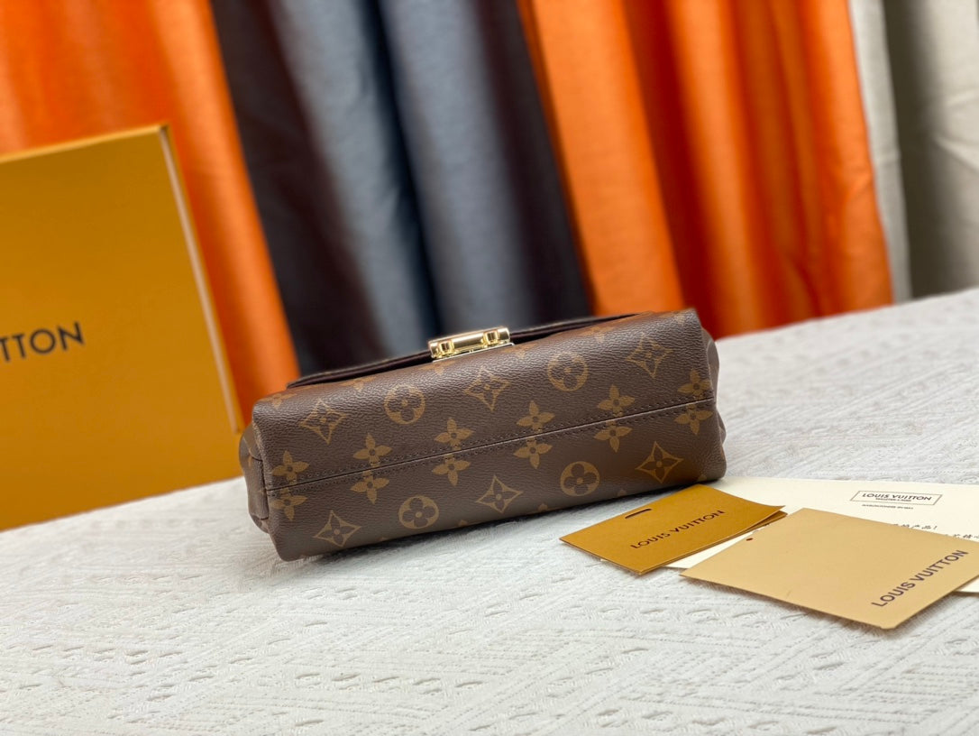 1WE2BDE Stylish leather Bags