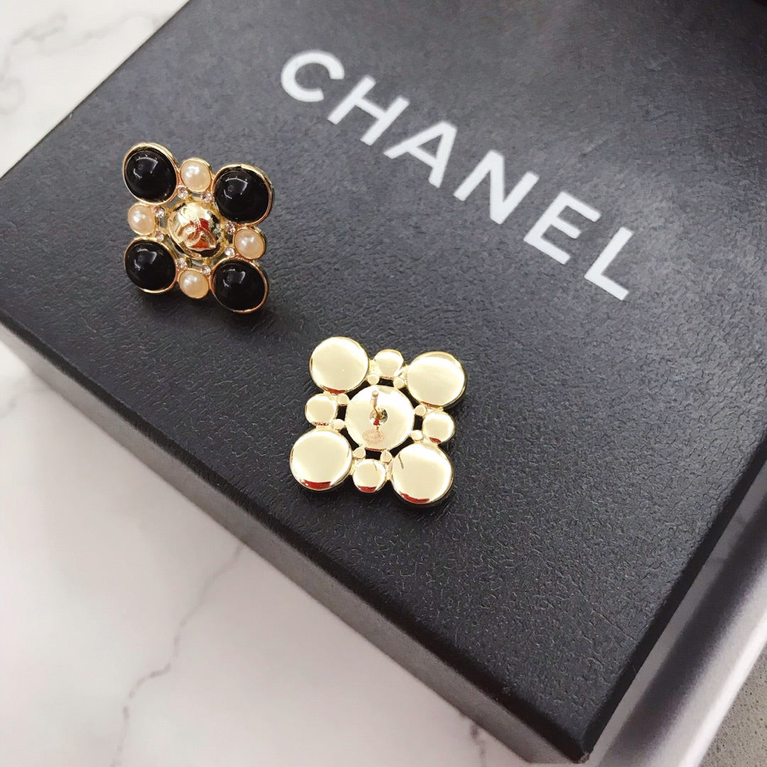 14C88EDE Stylish Earrings