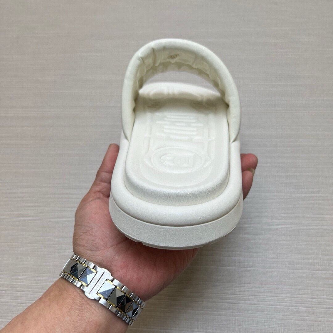 535ZA268ZDE Stylish Slippers