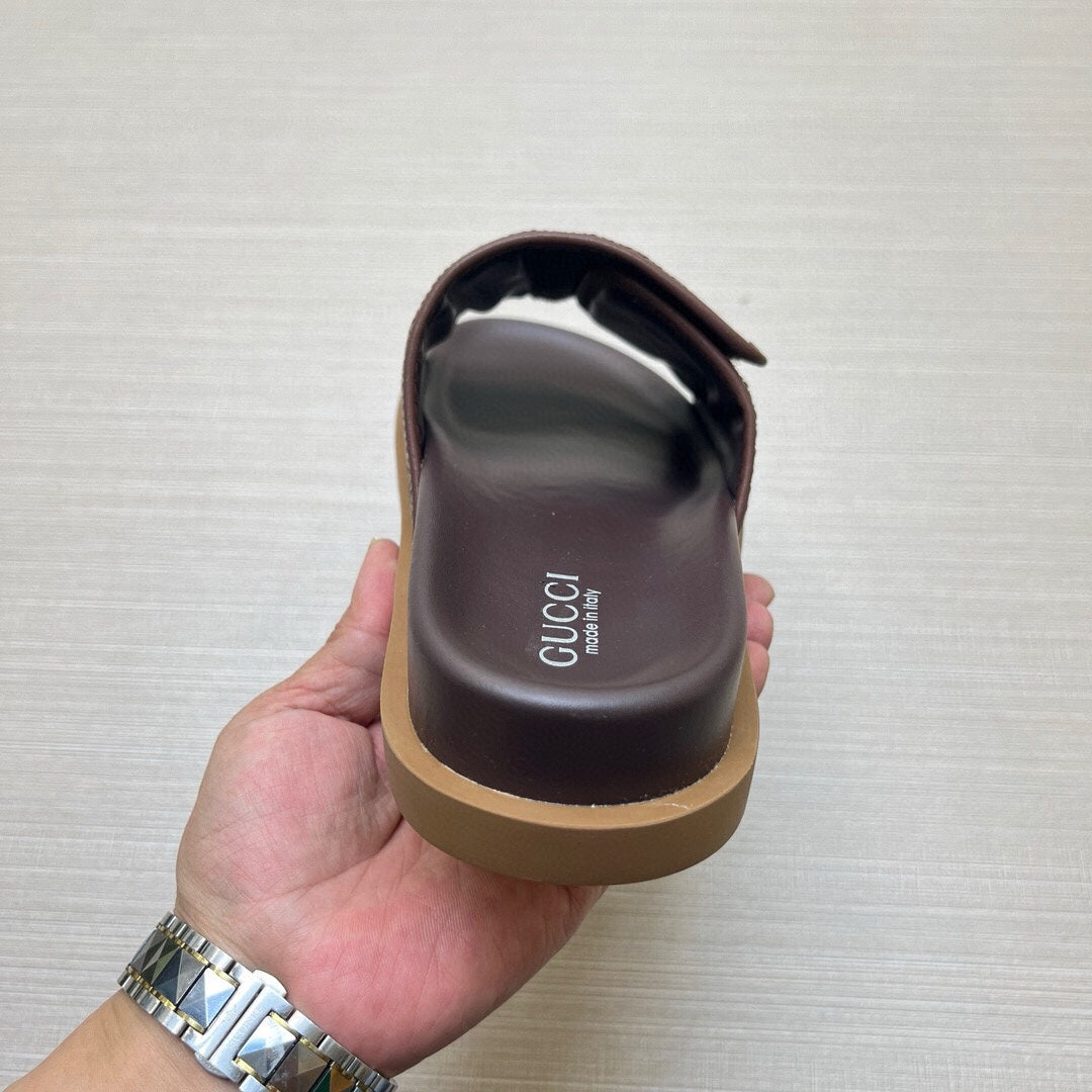 5WB240ZDE Stylish Slippers