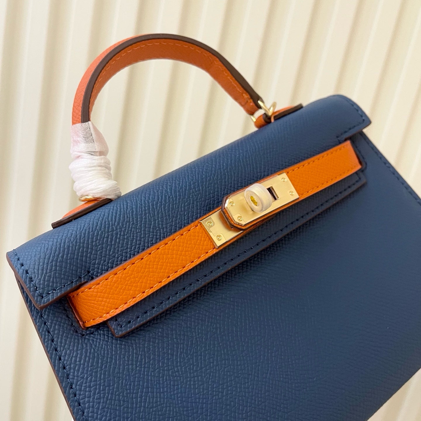 2WH25BDE Stylish leather bag