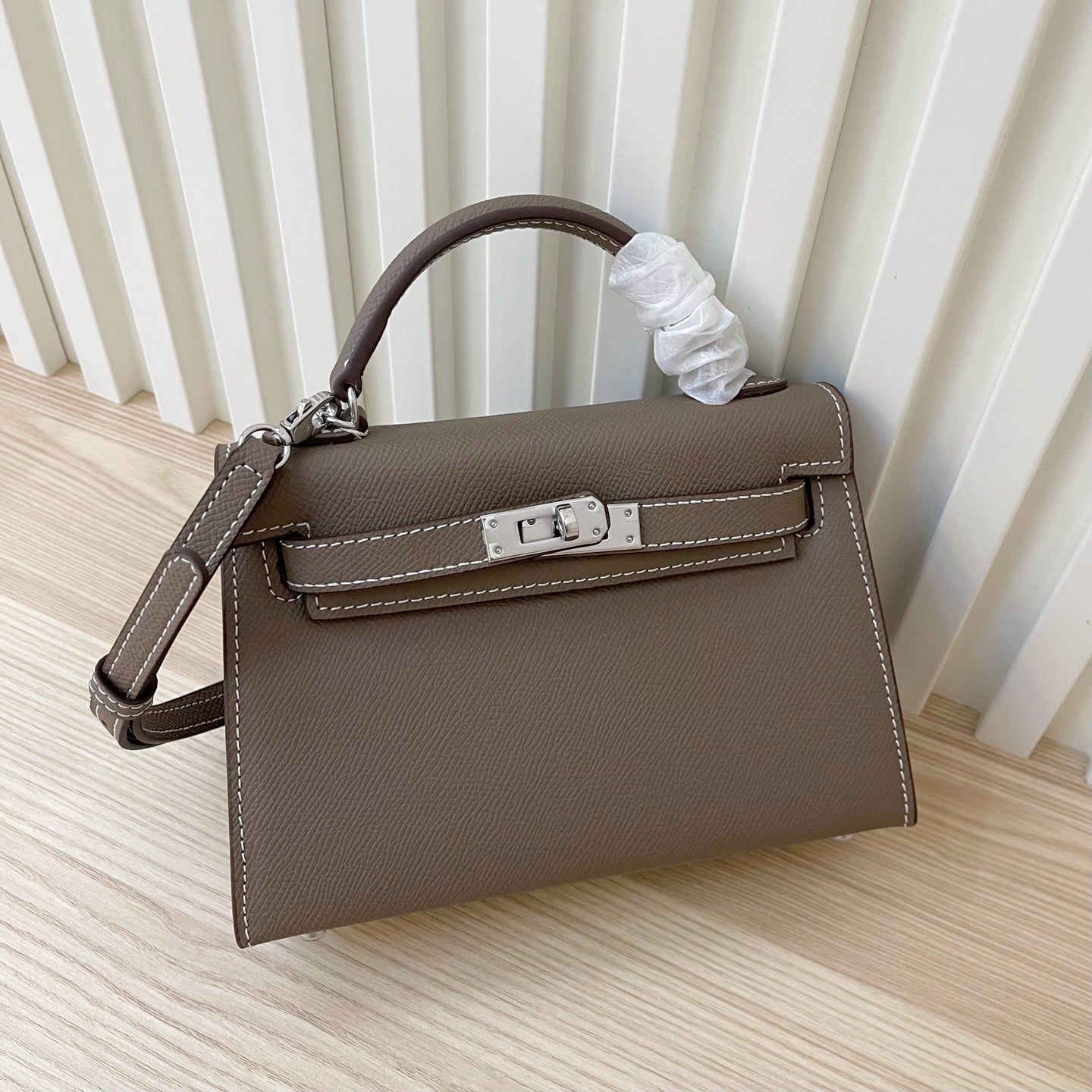 2WH27BDE Stylish leather bag