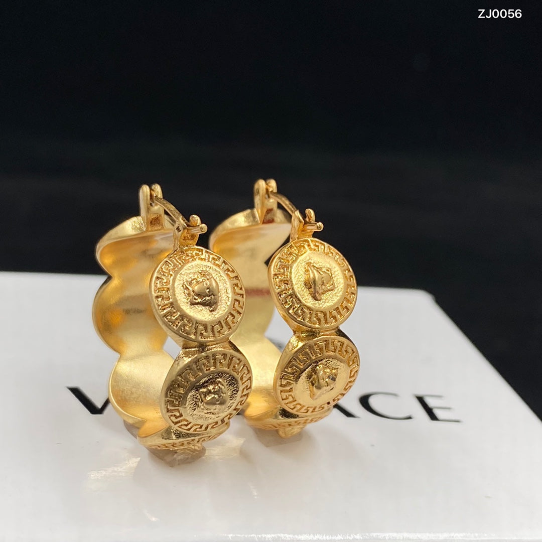 1YV176EDE Stylish Earrings