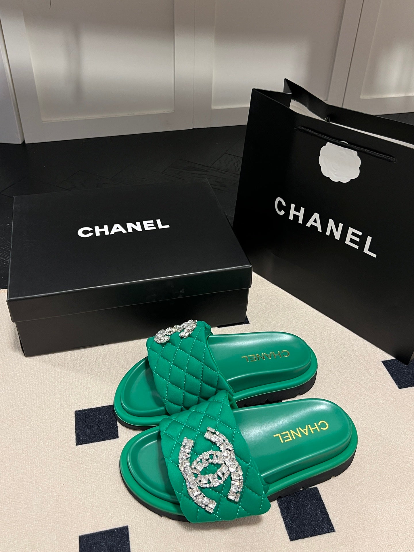 14C93ZDE Stylish Slippers