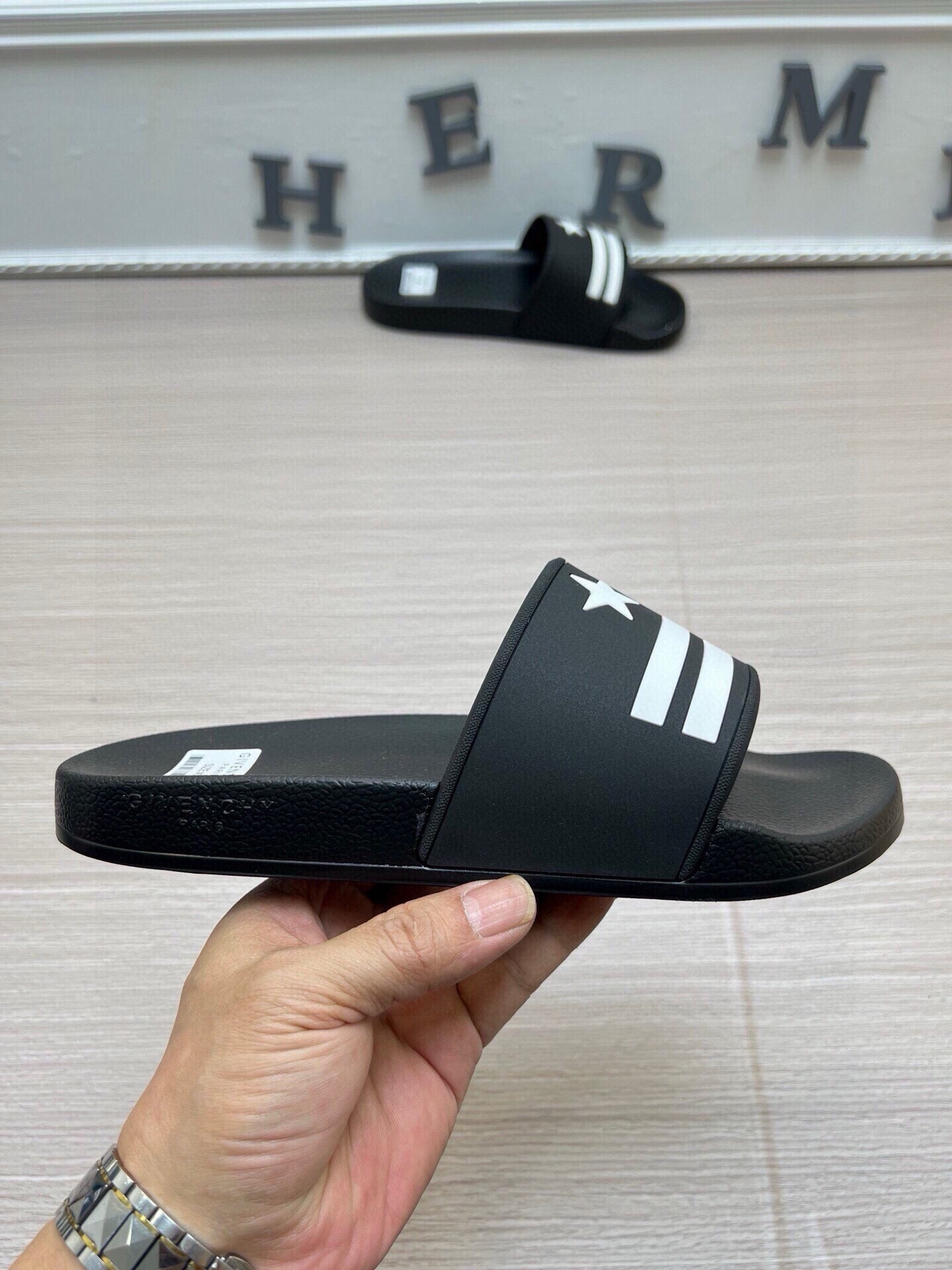 535ZGV263ZDE Stylish Slippers