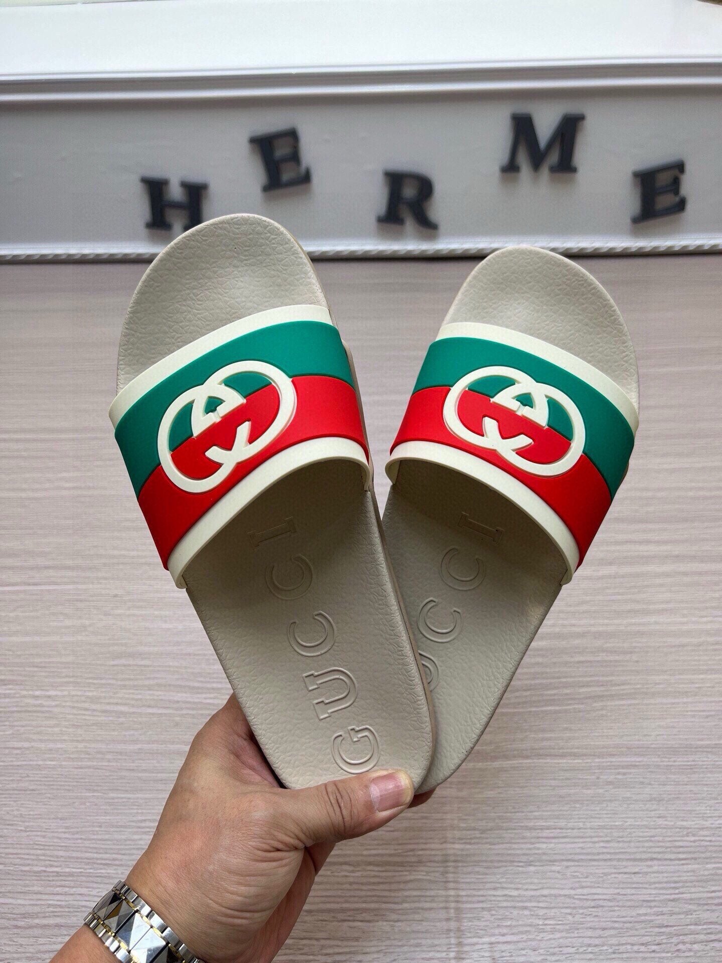 54B113ZDE Stylish slippers