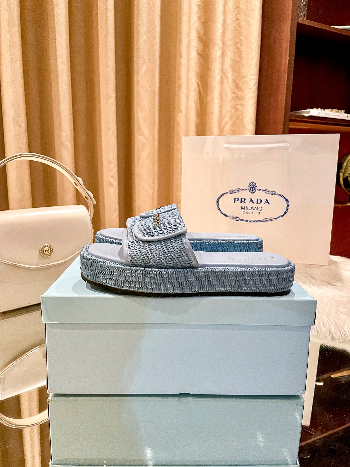 14PD176ZDE Stylish Slippers