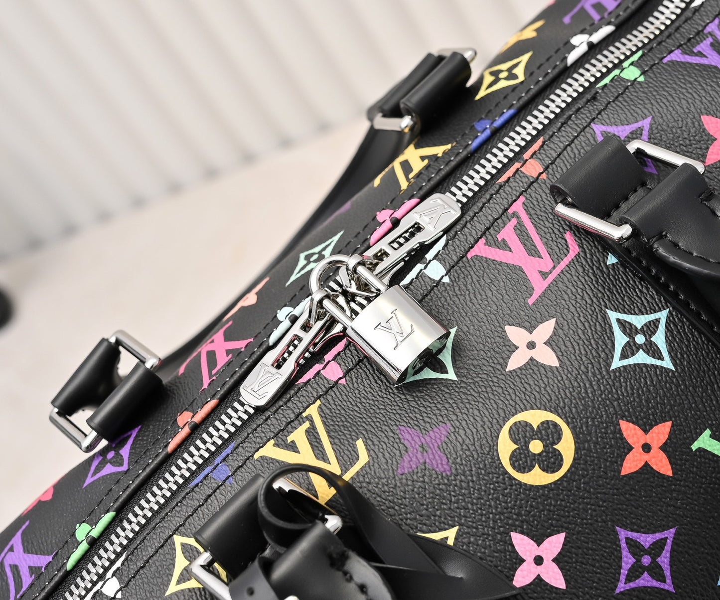 2WE8BDE Stylish Luggage bags