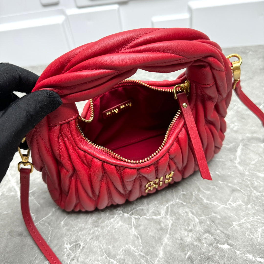 2WA19BDE Stylish leather bag