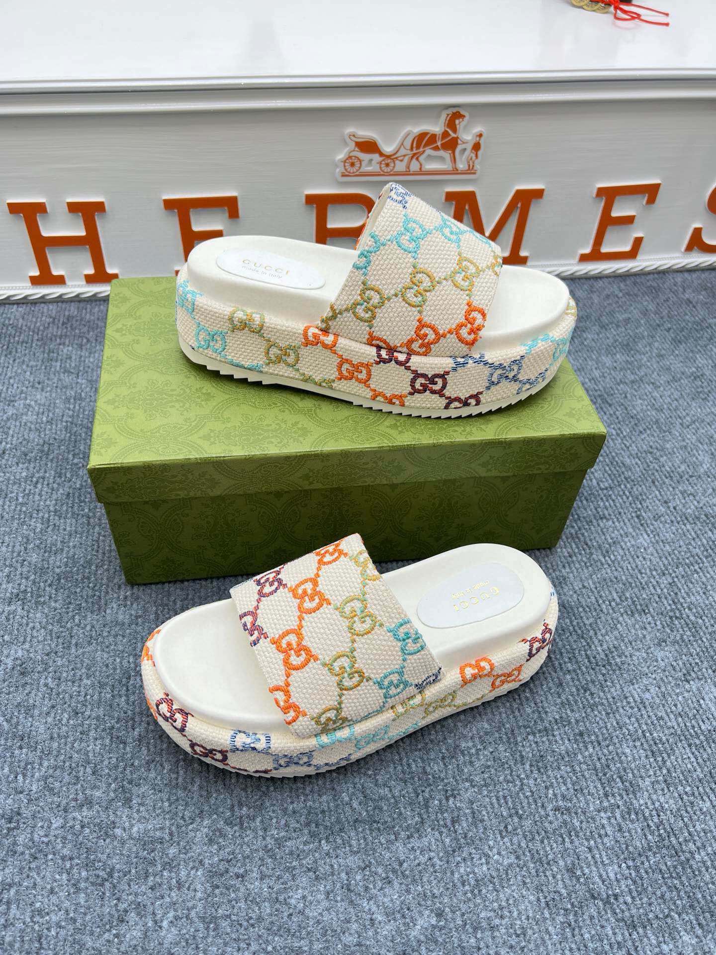 54B122ZDE Stylish slippers  Sole thickness 5.5cm