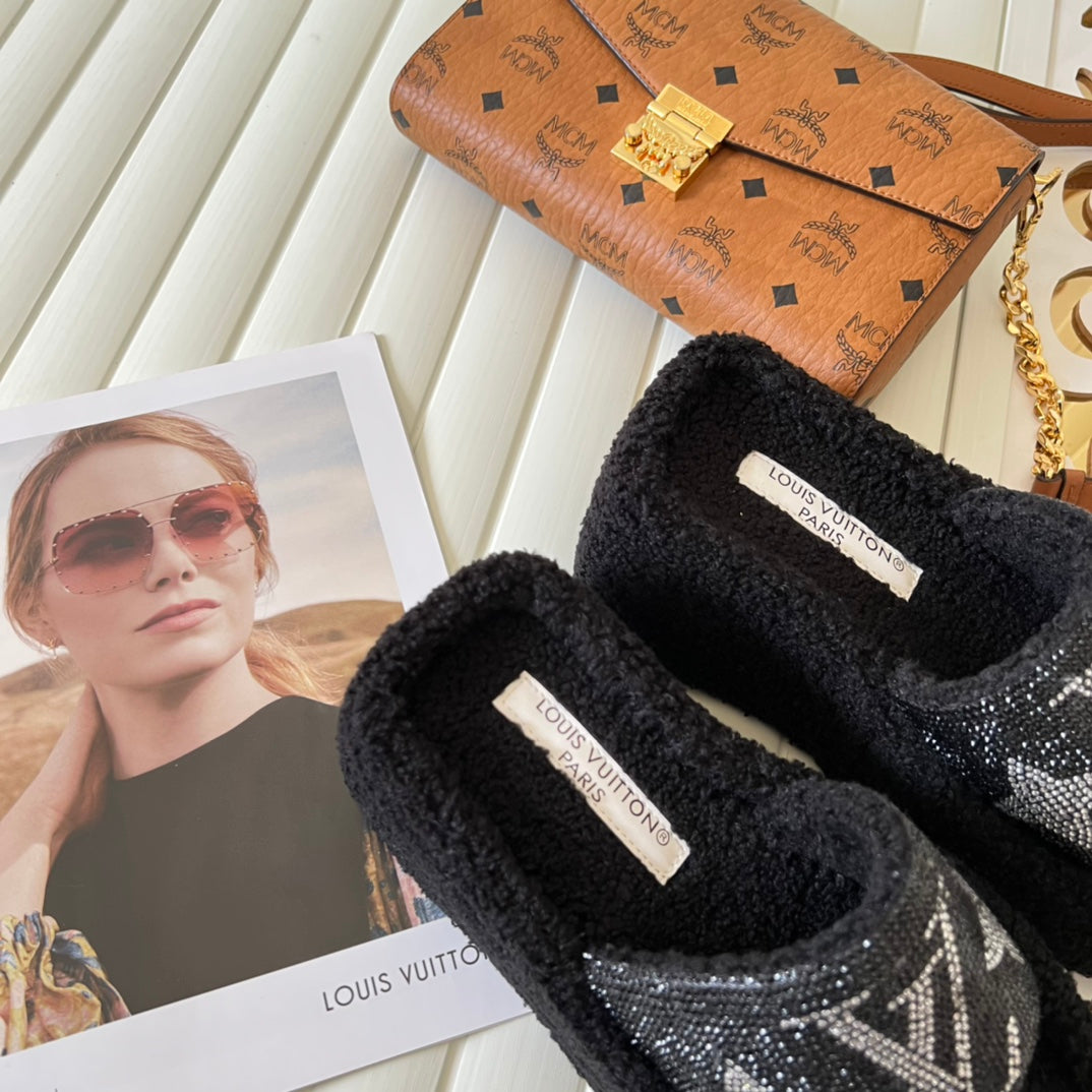 14E91ZDE Stylish Slippers