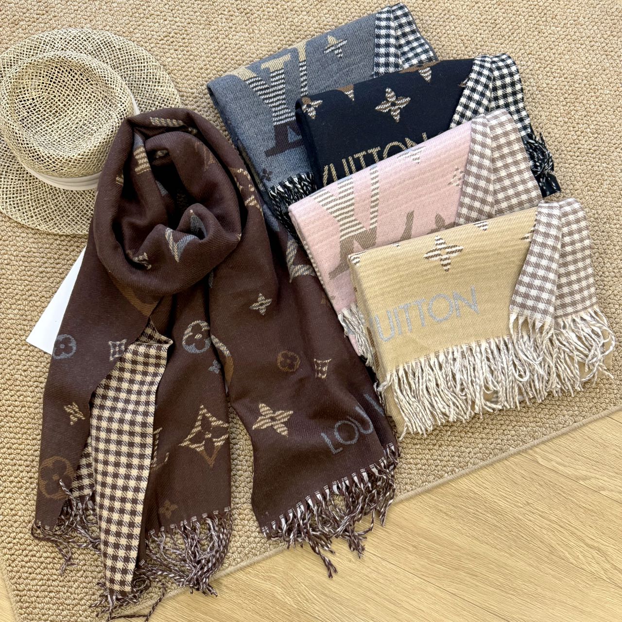 185ZE41WDE Stylish Winter Scarves