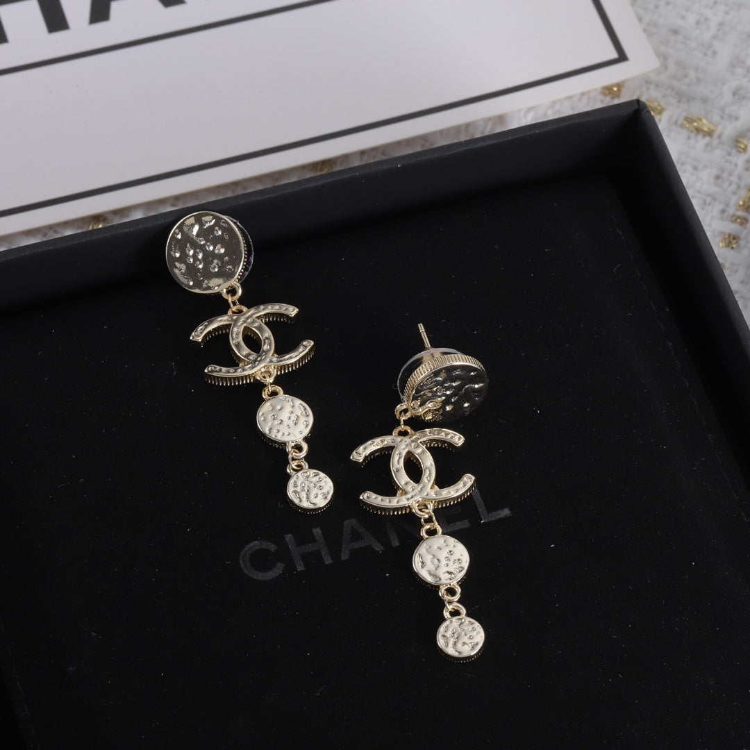 14C372EDE Stylish Earrings