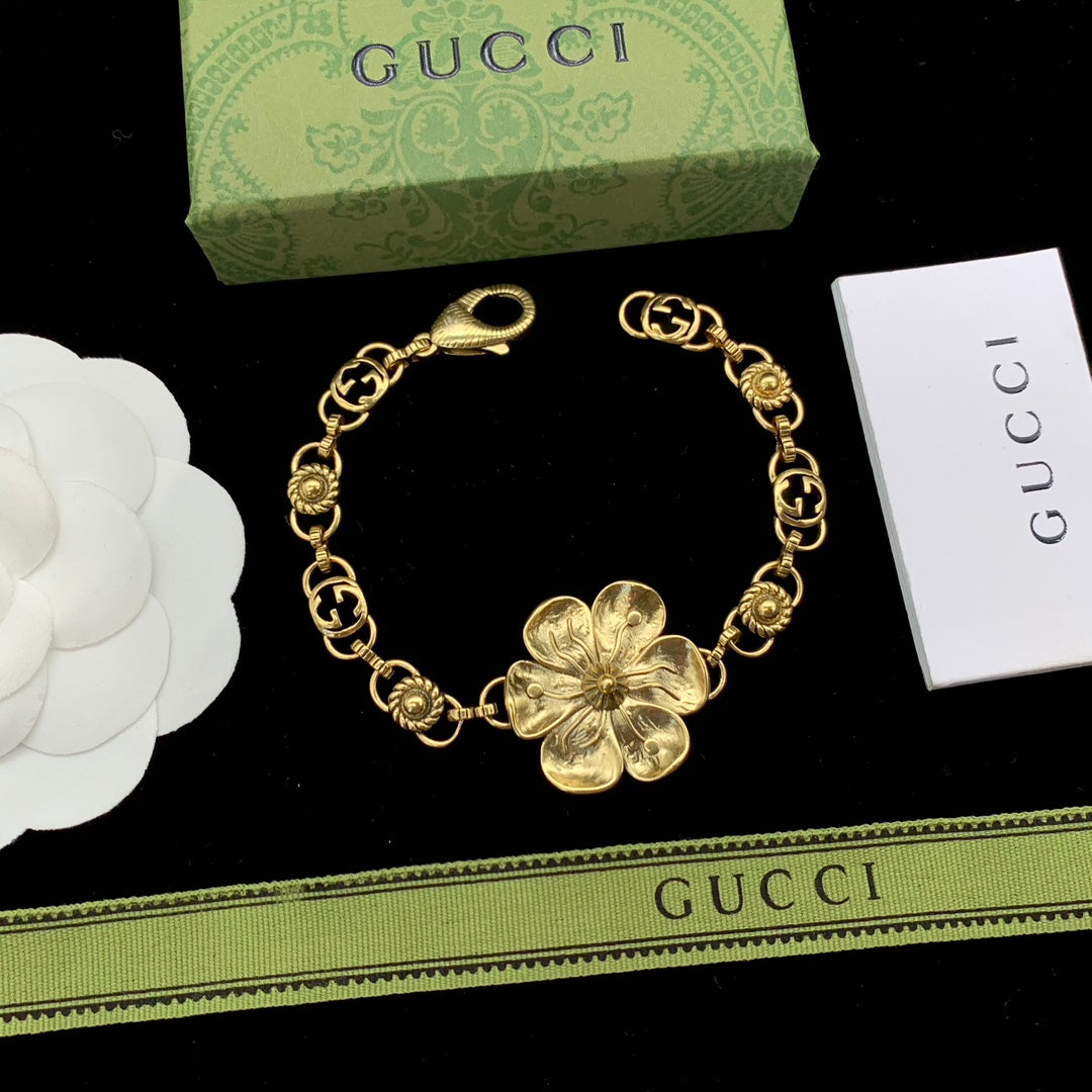 14B343XDE Stylish Earrings Rings Bracelets