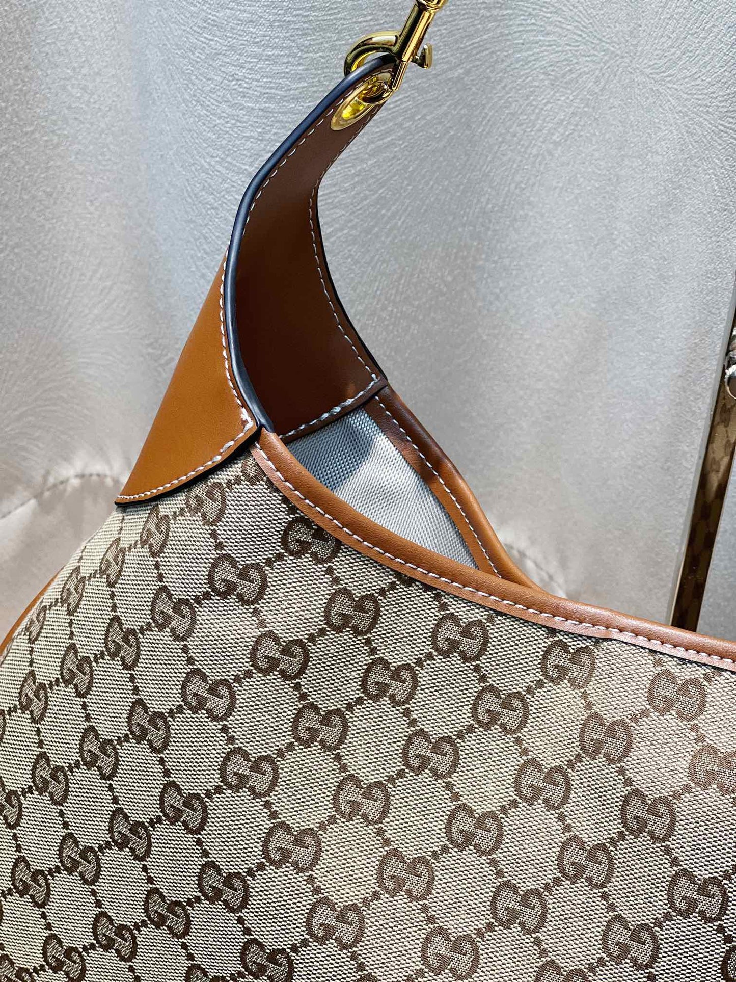 1XB67BDE Stylish leather bag