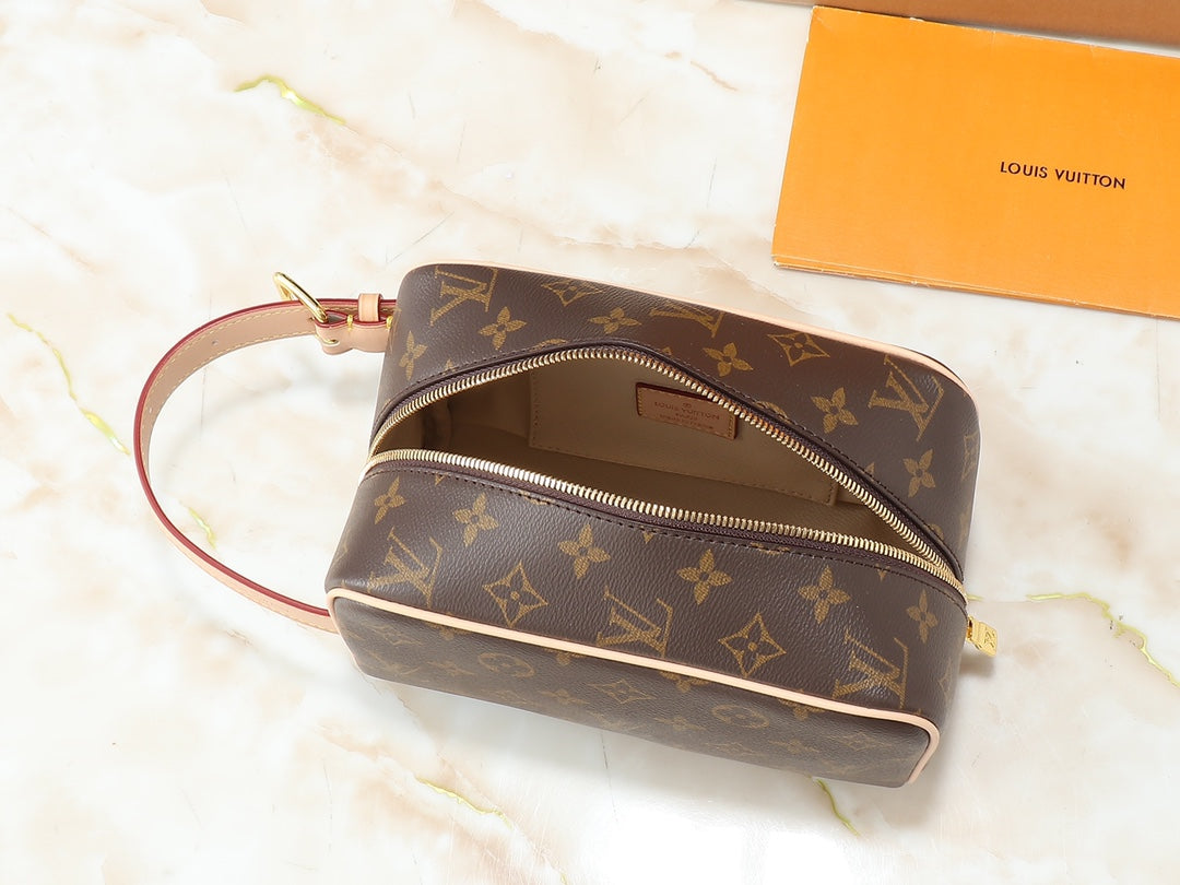 15RE69BDE Stylish leather bag