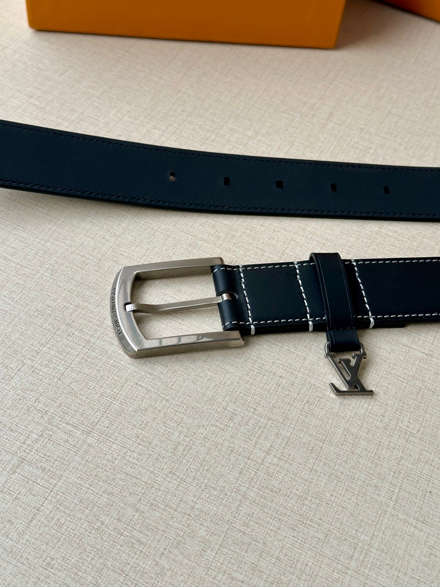 1WE161PDE Stylish  High quality belt With full package