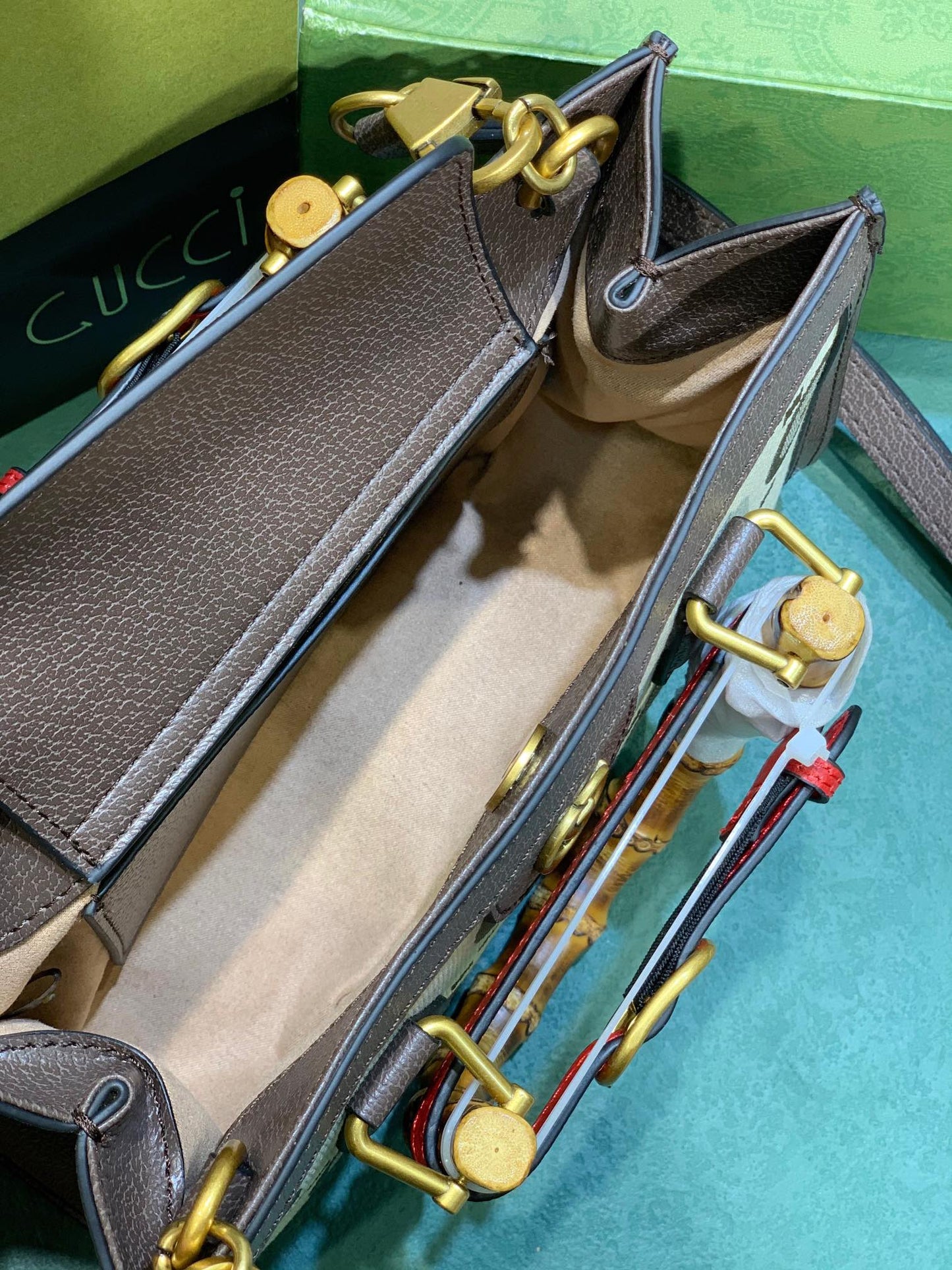 1XB114BDE Stylish leather bag 