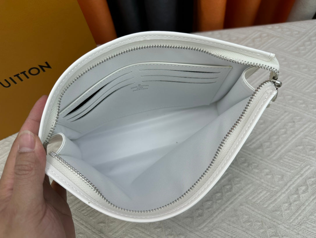 1XE395BDE Stylish leather bag