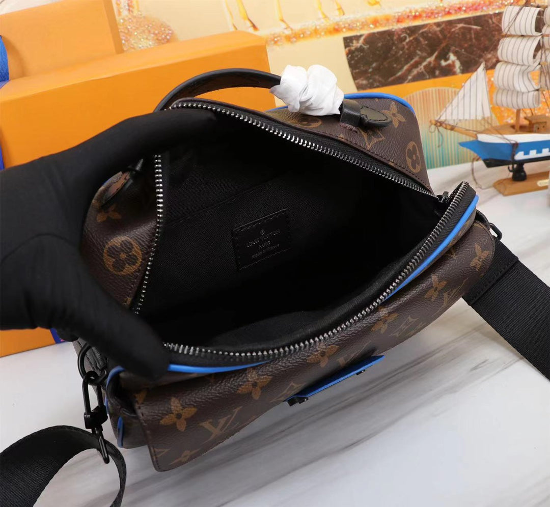 2XE137BDE Stylish leather bag 