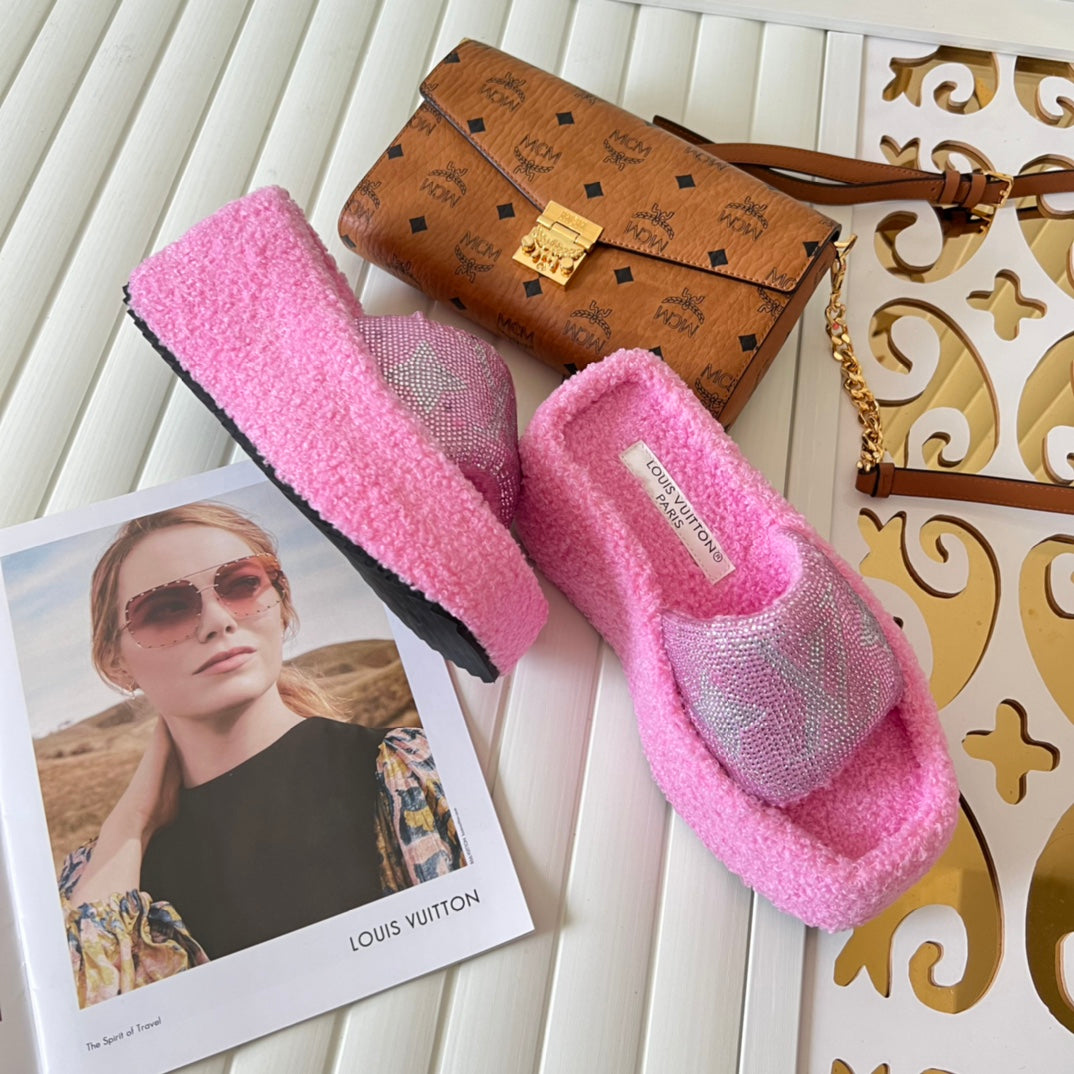 14E91ZDE Stylish Slippers